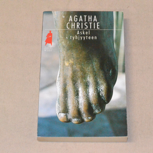 Agatha Christie Askel tyhjyyteen
